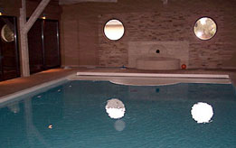 Piscine intérieure en Dordogne