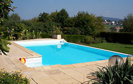 Piscine à débordement en Dordogne